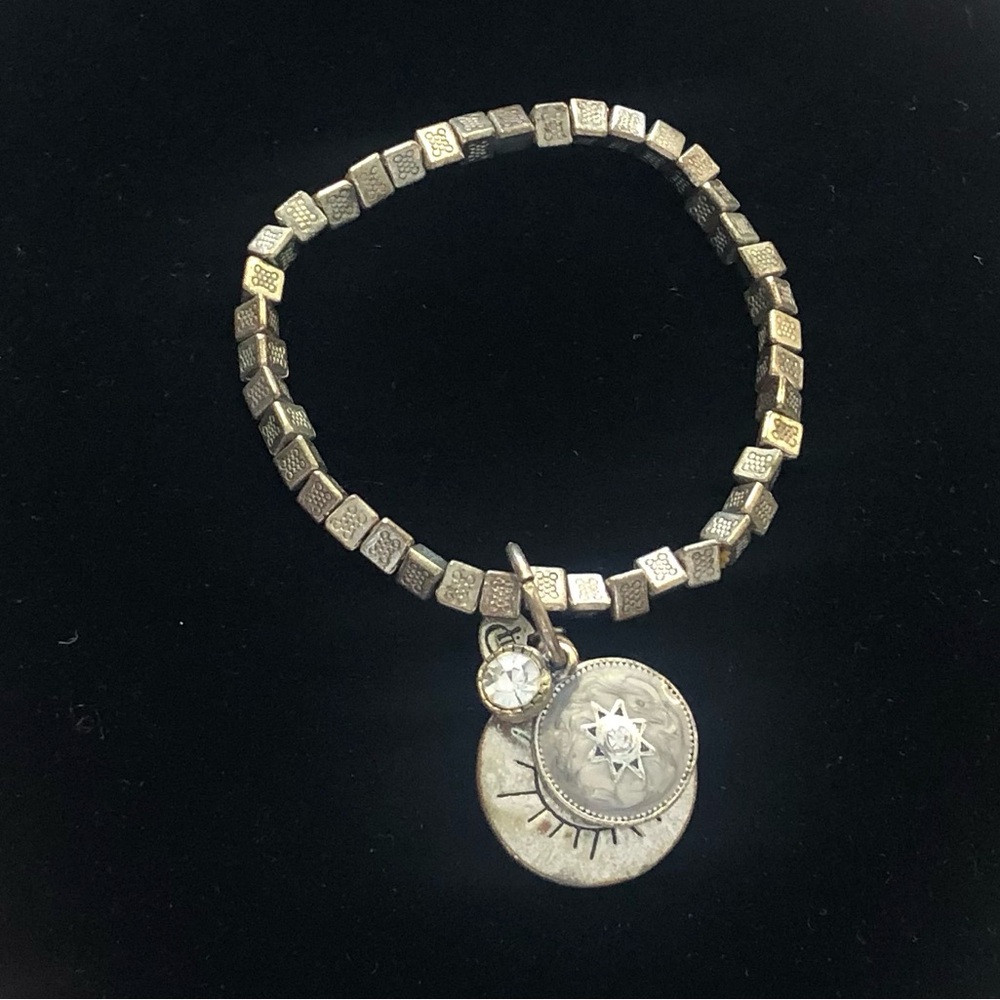 Lizas Vintage Silver Boho Bracelet Unisex One Size